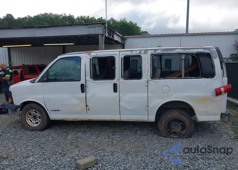 2004 Chevrolet Express from USA, damaged, VIN 1GAGG25U241167552